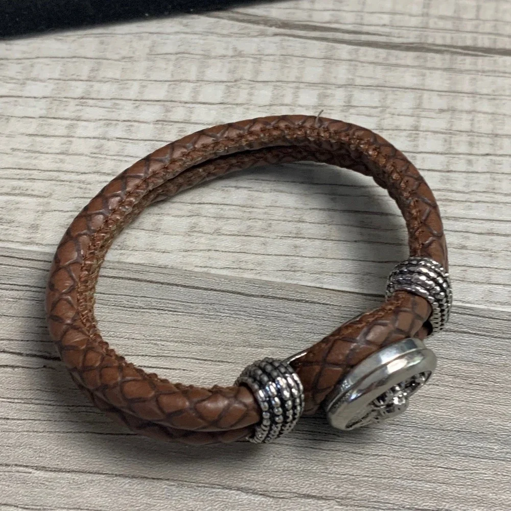Mens Braided Brown Leather Stag Head Button Bracelet Silver Tone Deer 6 Inch